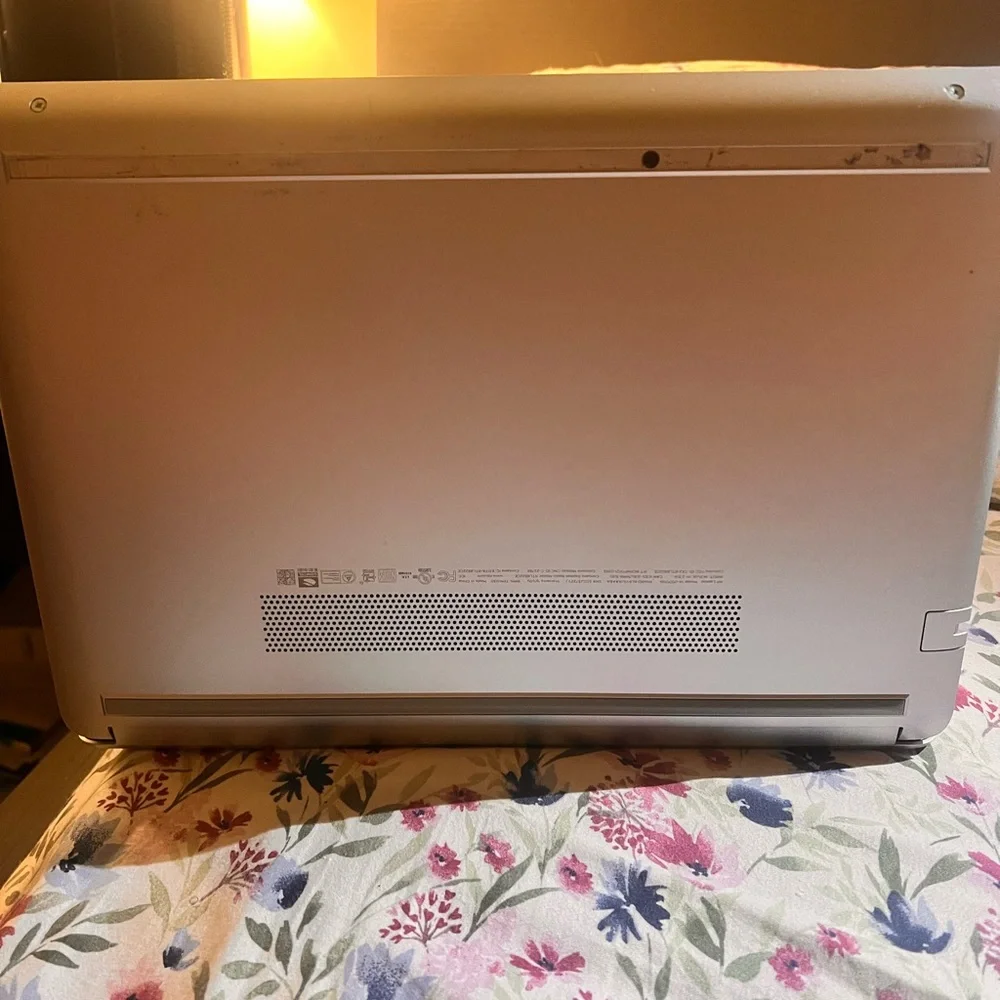 HP Elegant Silver Laptop